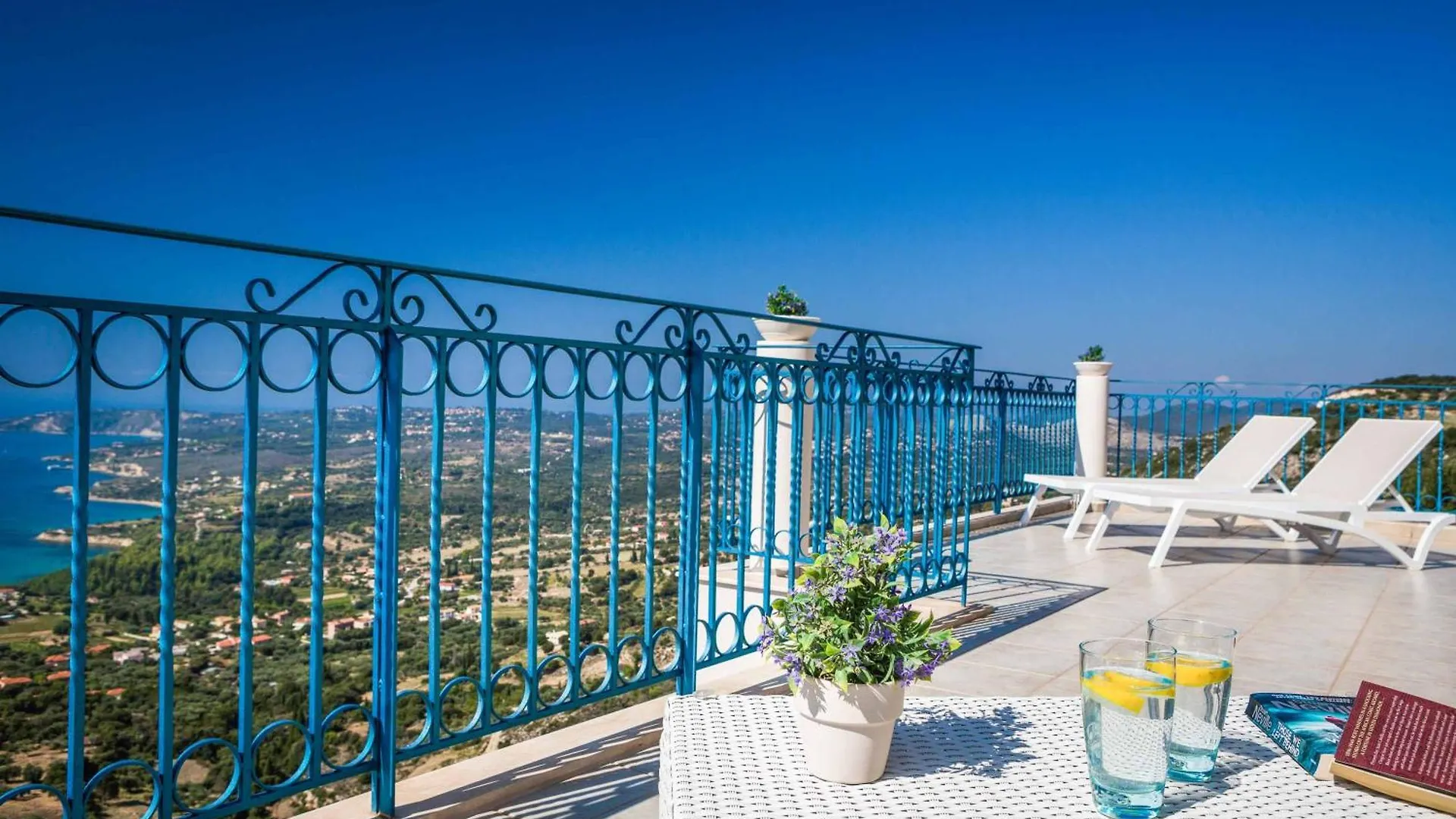 Villa Vlachata Emerald
